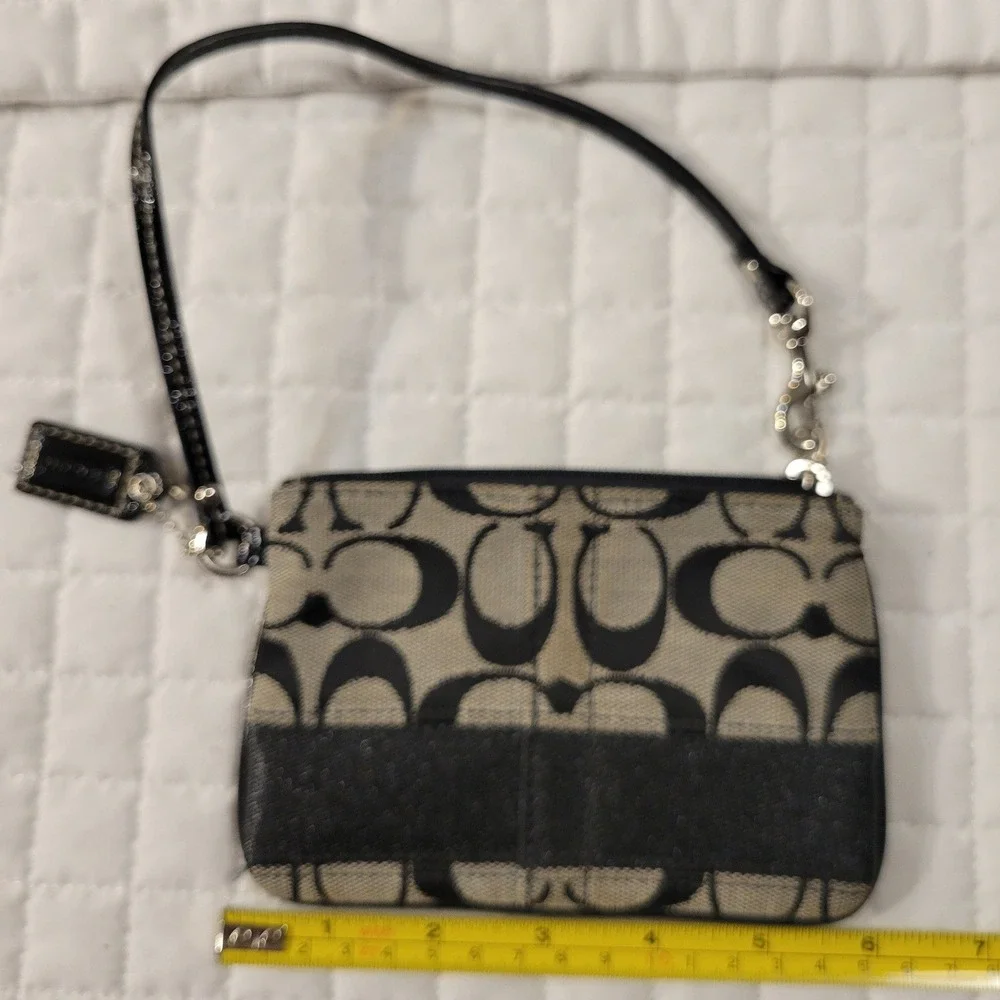 VTG Coach Signature C Jacquard Wristlet Black Vegan Leather Trim Shimmer Stripe
